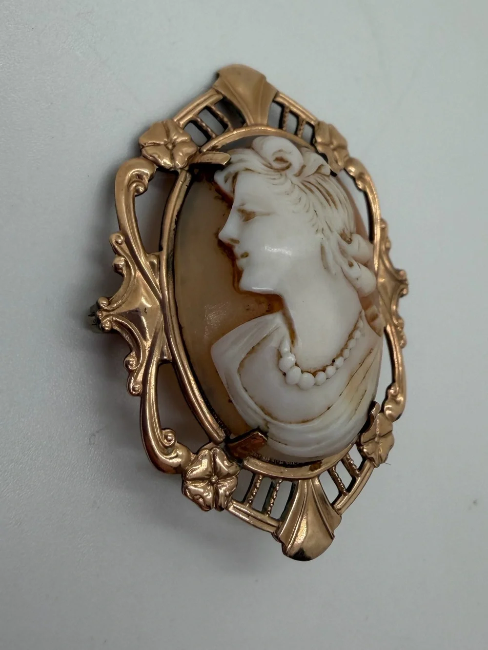 Vintage gold filled shell cameo brooch